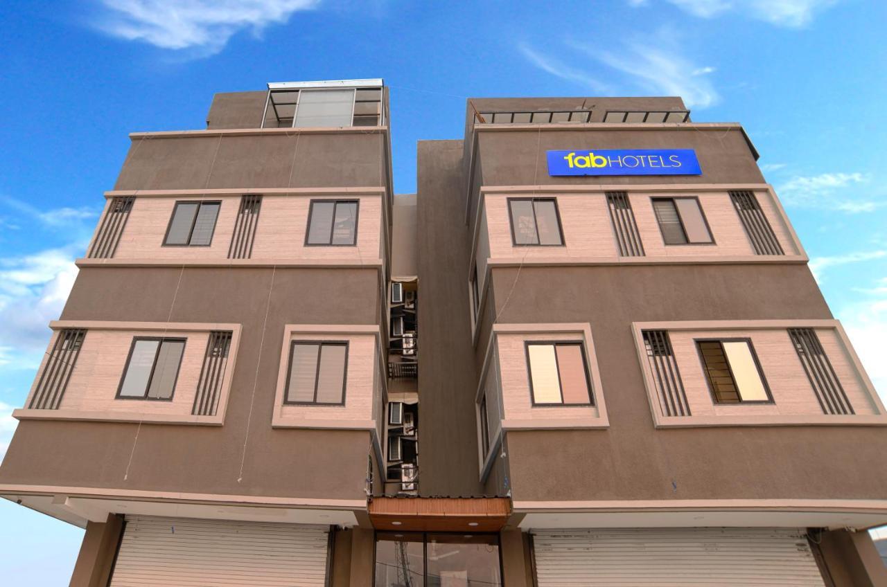 Fabhotel Dev'S Inn อินดอร์ ภายนอก รูปภาพ