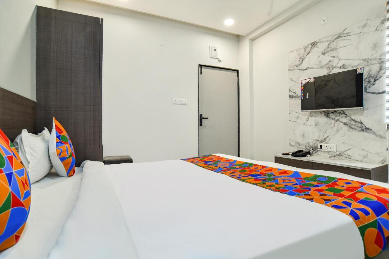 Fabhotel Dev'S Inn อินดอร์ ภายนอก รูปภาพ